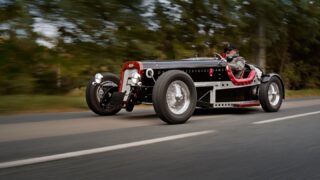 Bon dimanche 😎

#devinci #devincicars #adele Photo: @brn.visual & @oryonstudios