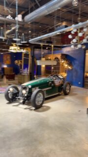 Une visite particulière et inattendu « dans » la Maison MARCILLY en @devincicars
Échange sur projets futurs …
La @maisonmarcillydecoration à voir absolument 💯 !
#decoration #lyon #devincicars #voiturefrancaise #brocantevintage
